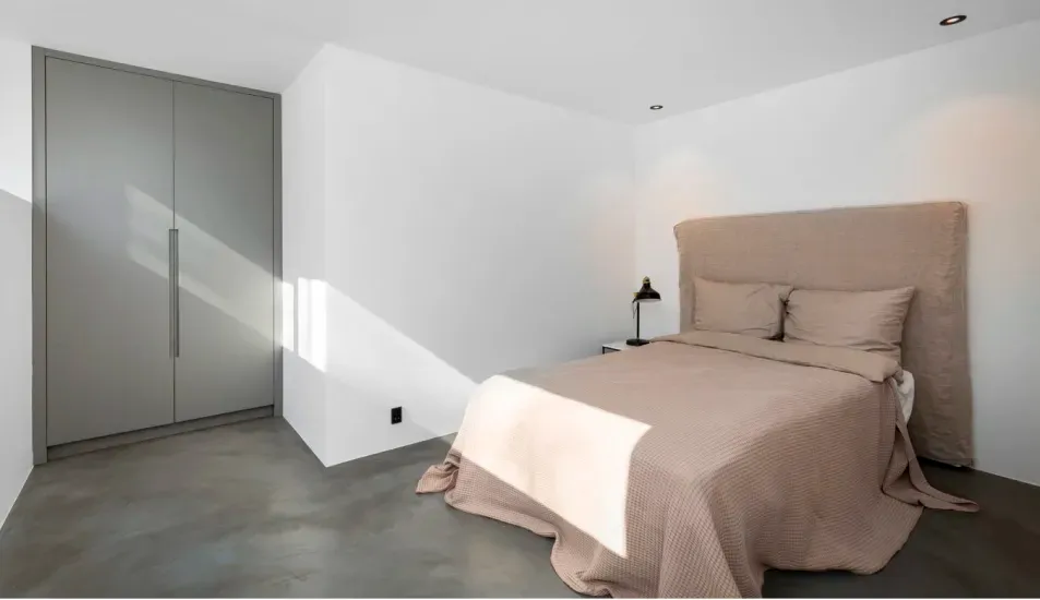 Microcement with Underfloor Heating: A Perfect Pairing