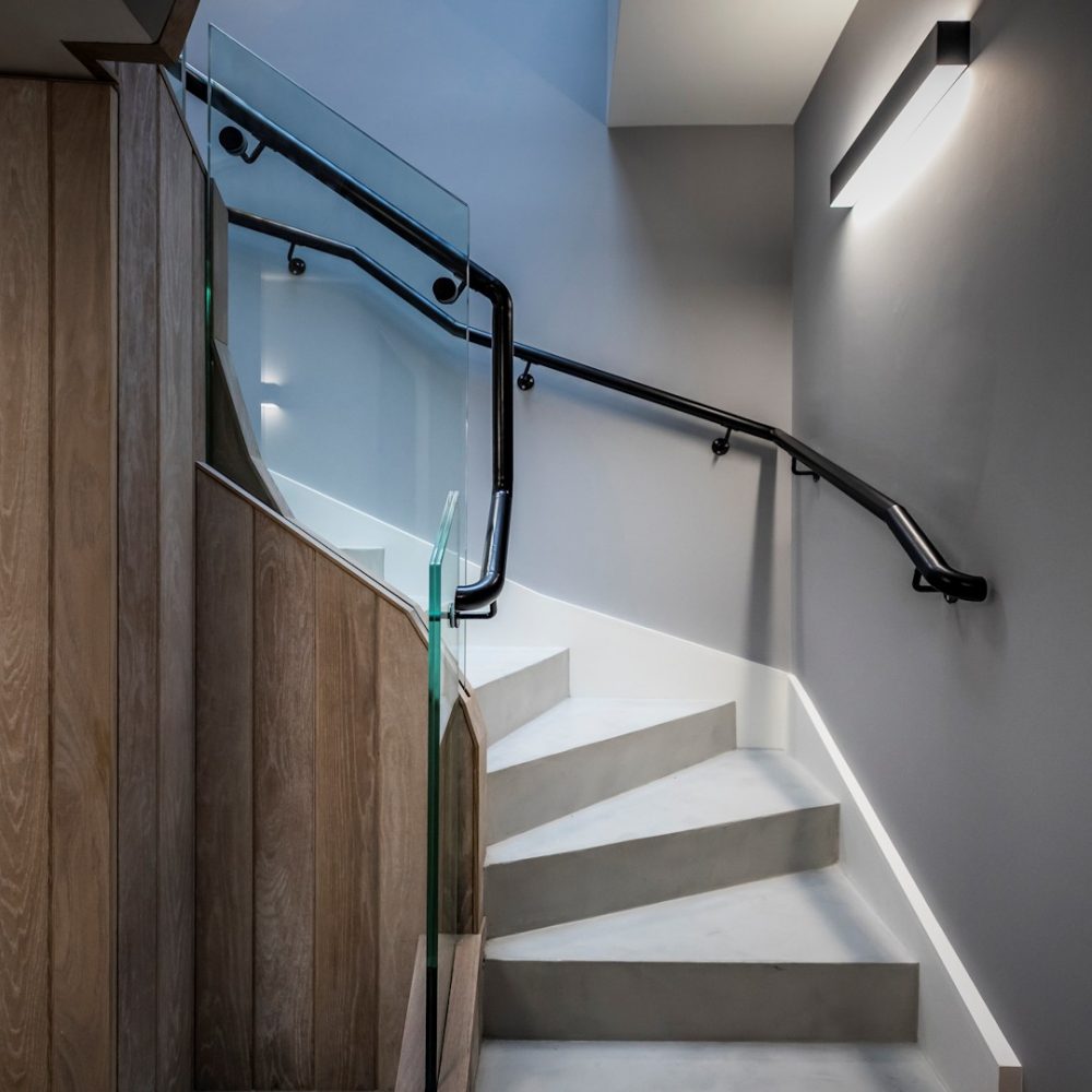 remodelación-microcemento-baxab-escalera-pisos-marshall-street-londres